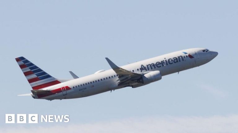 American Airlines melanjutkan penerbangan Malam Natal setelah masalah teknis