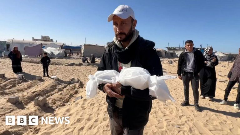 Bayi-bayi di Gaza sekarat karena kedinginan saat suhu musim dingin turun