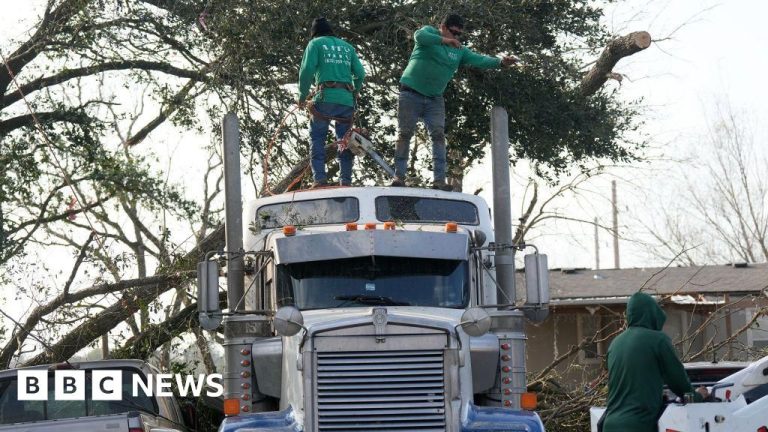 Empat orang tewas saat tornado melanda enam negara bagian selatan AS