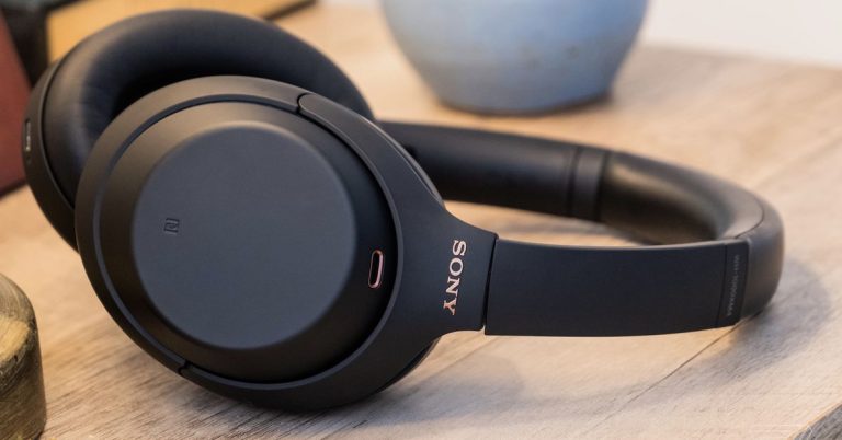 Headphone Sony WH-1000XM4 saat ini diskon hampir 50 persen