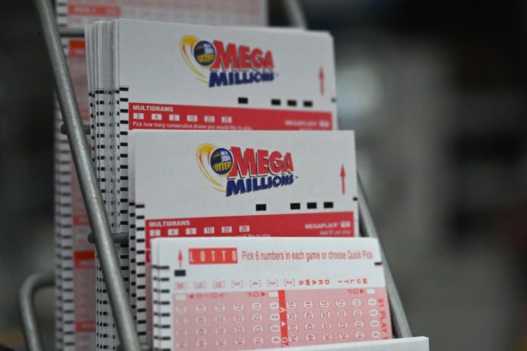 Jackpot Mega Jutaan mendekati  miliar — tetapi itu bukan satu-satunya alasan penjualan lotere bisa mengalami lonjakan saat liburan