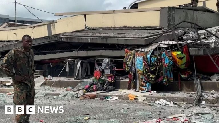 Pencarian korban selamat karena 14 orang dilaporkan tewas akibat gempa