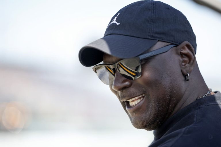 Setelah 13 tahun, Michael Jordan akhirnya menjual rumahnya di Chicago seharga ,5 juta—apa yang memakan waktu lama?