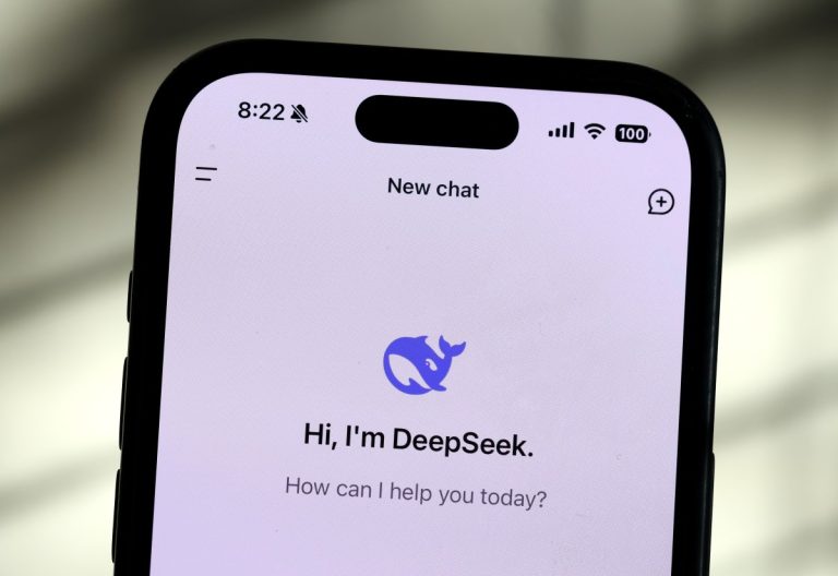 DeepSeek menggantikan ChatGPT sebagai aplikasi teratas di App Store