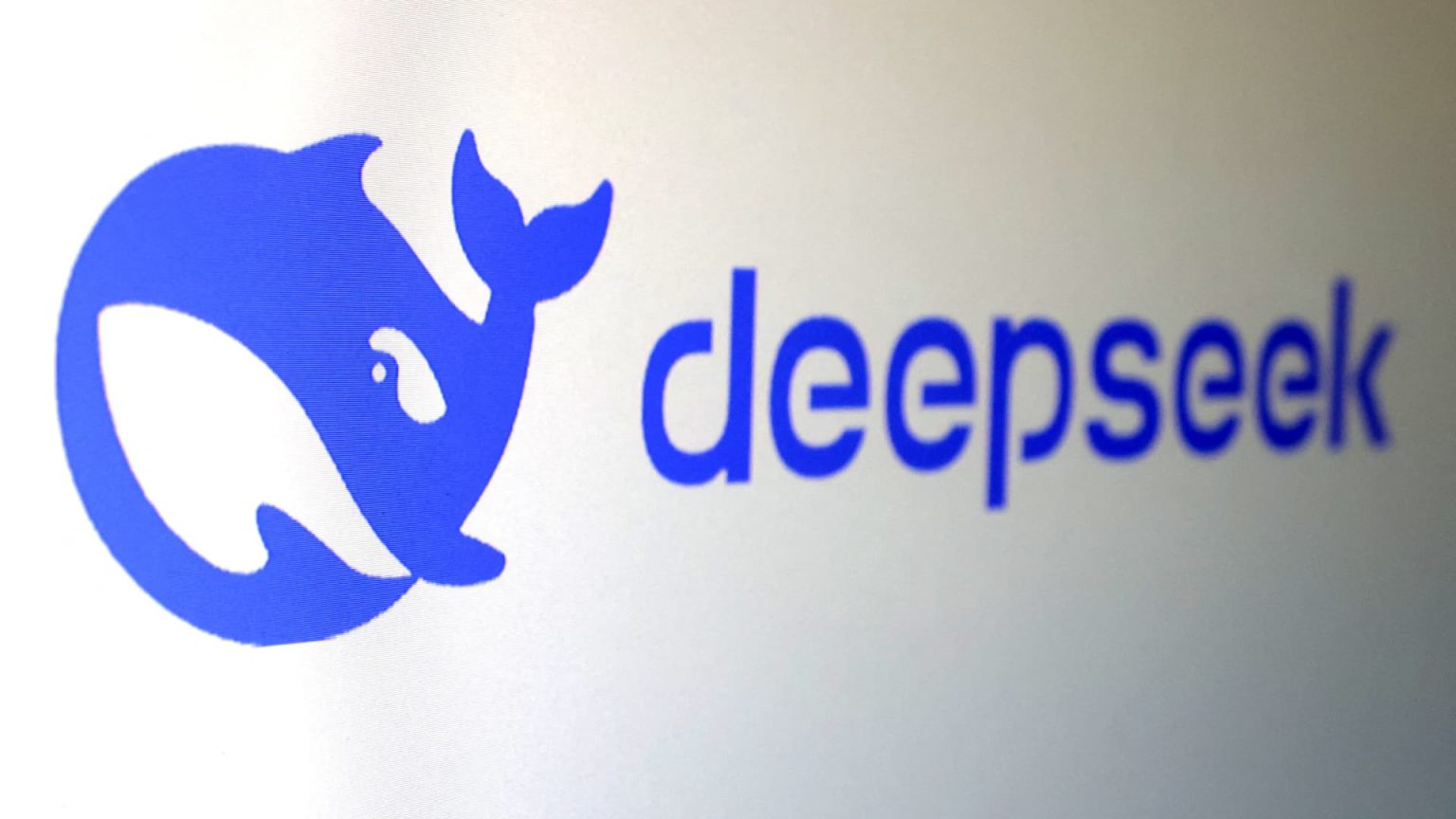 DeepSeek terkena serangan siber skala besar dan mengatakan pihaknya membatasi pendaftaran