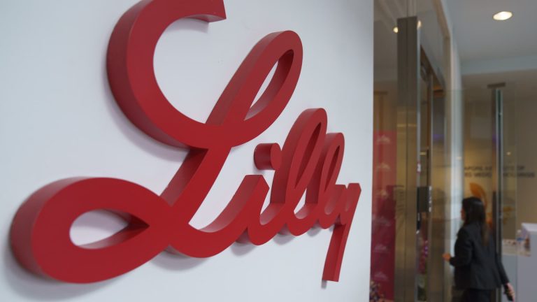 Eli Lilly LLY memangkas prospek pendapatan tahun 2024 untuk obat penurun berat badan