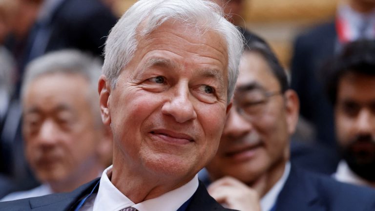 JPMorgan Chase meningkatkan pembelian kembali setelah Dimon menyebut saham mahal