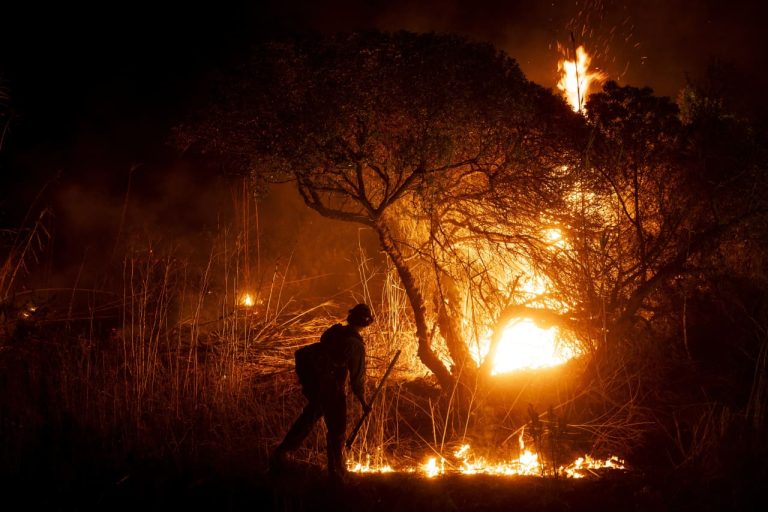 Kebakaran hutan di California dapat memperlambat perekonomian dan meningkatkan inflasi – dan hal tersebut bukanlah dampak terburuknya, kata para ekonom