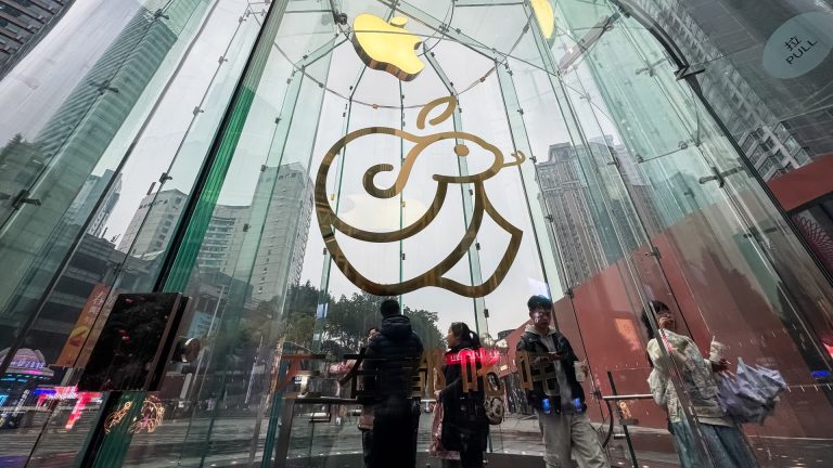 Kejatuhan Apple membayangi pendapatan bank yang positif