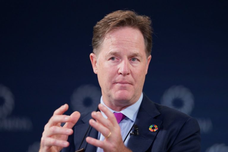 Kepala kebijakan Meta Nick Clegg mengundurkan diri