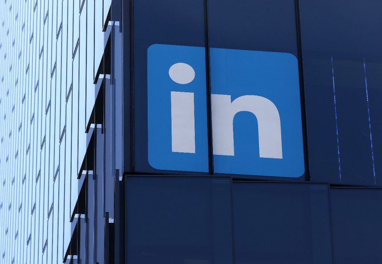 LinkedIn Amps Up Vertical Video Tools Saat Uploads Jump 36%