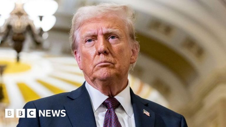 Mahkamah Agung menolak tawaran Trump untuk menghentikan hukuman dalam kasus uang rahasia