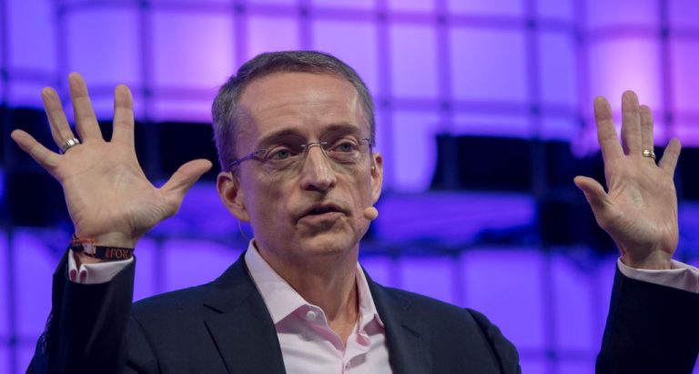 Mantan CEO Intel Pat Gelsinger sudah menggunakan Deepseek, bukan Openai di startupnya, Gloo