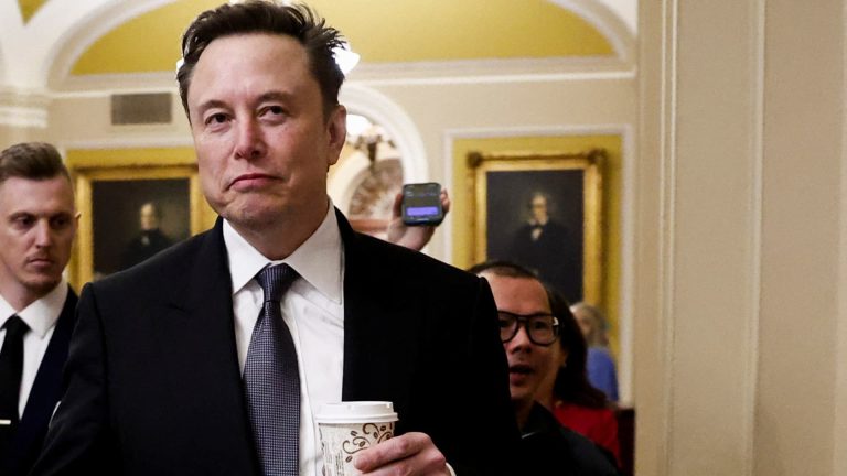 Musk, Zuckerberg dan Bezos akan menghadiri pelantikan Trump