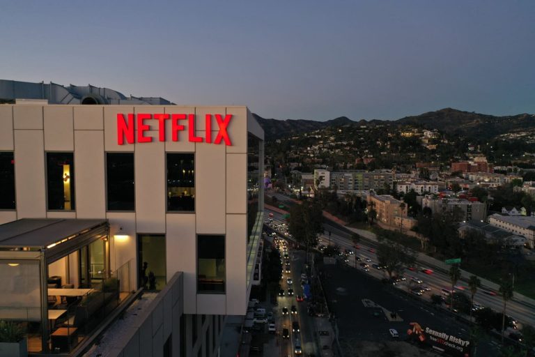 Netflix menaikkan harga. Berikut ini berapa biaya paket Anda.