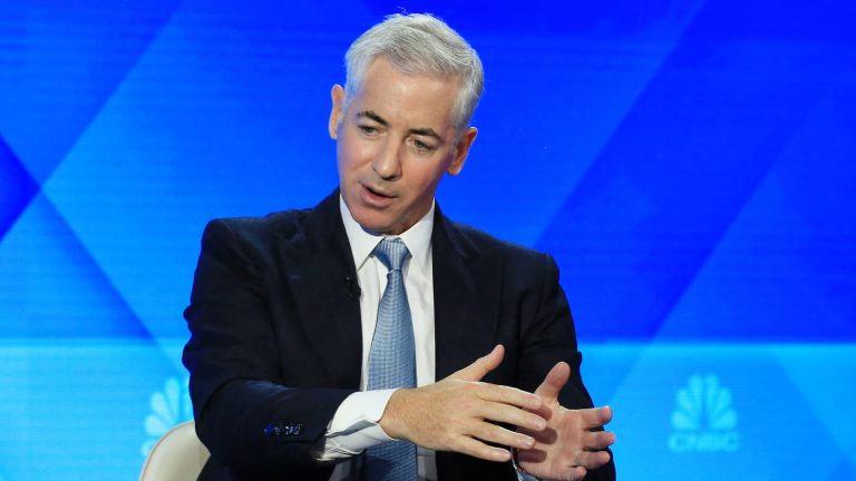 Pershing Square milik Bill Ackman menawarkan untuk mengambil alih pengembang real estate Howard Hughes