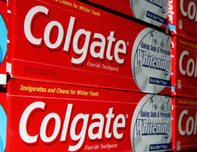 Saham Colgate-Palmolive tergelincir pada panduan yang lebih lemah dari perkiraan meskipun Q4 laba beat