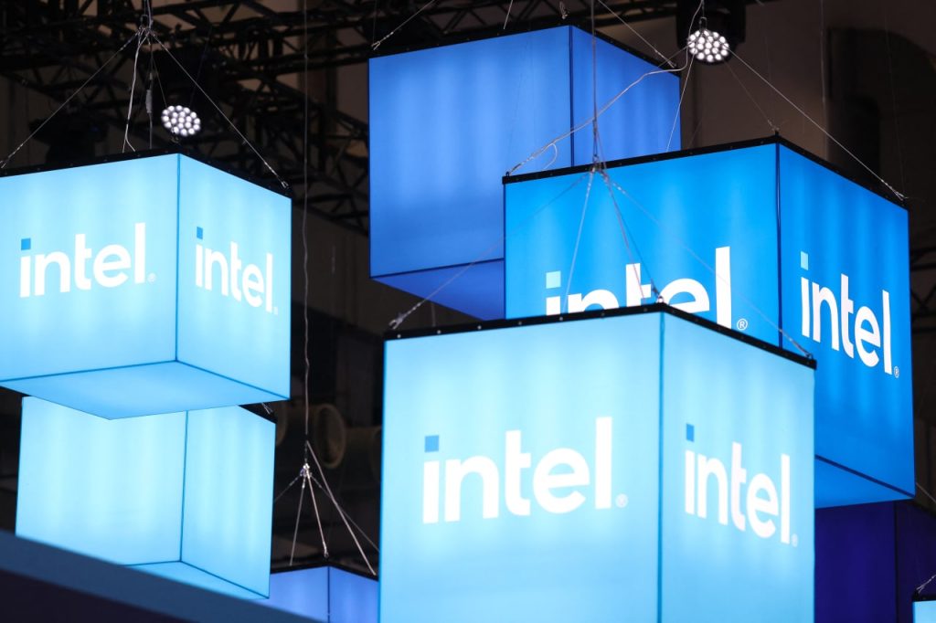 Saham Intel naik karena harapan pengambilalihan. Tapi apakah ada pembeli yang benar-benar masuk akal?