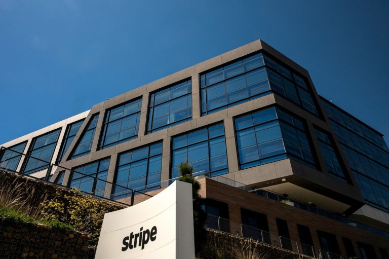 Stripe memberhentikan 300 orang, namun mengatakan masih berencana merekrut karyawan pada tahun 2025