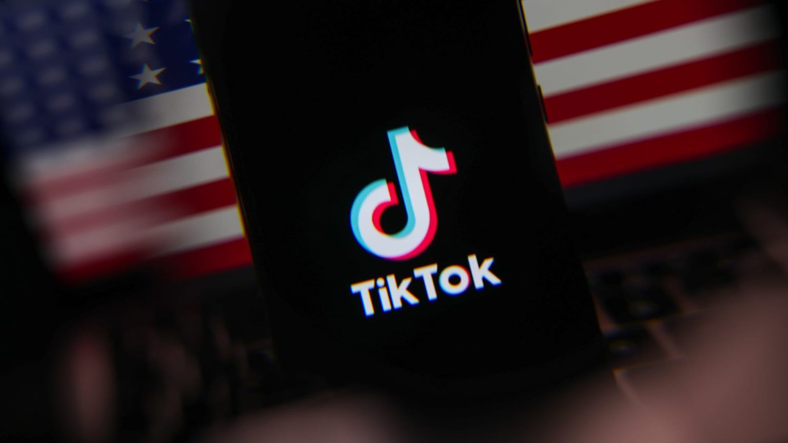 TikTok mengatakan hari Minggu akan gelap kecuali Biden turun tangan