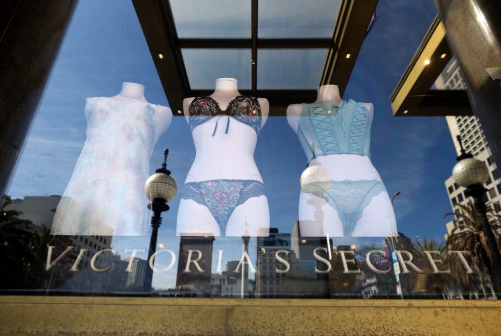 Victoria’s Secret Taps Veteran Ritel sebagai CFO baru, tetapi stok menjual