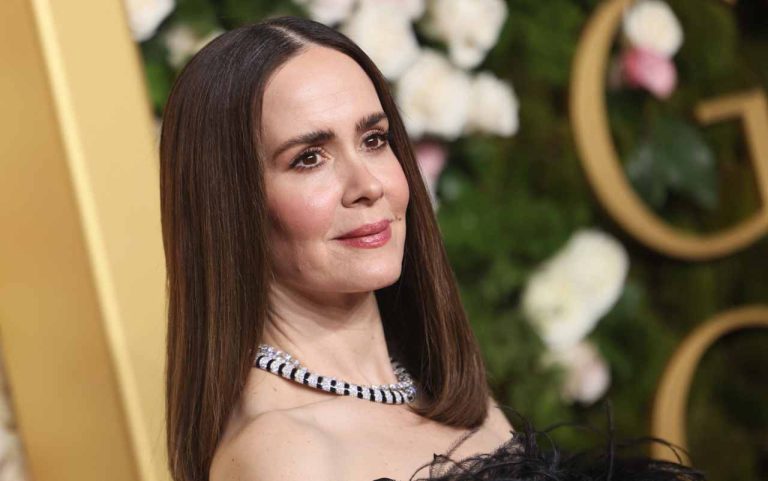 Aktris Sarah Paulson Deal $ 1,8 juta rumah mobil Malibu yang selamat dari kebakaran La yang menghancurkan