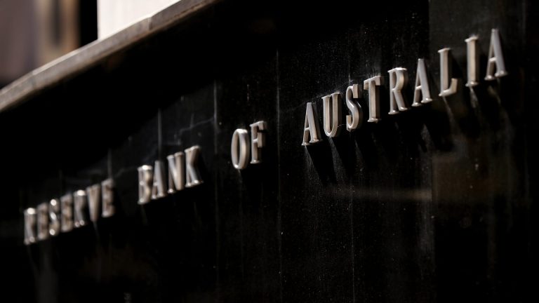 Bank Sentral Australia memotong suku bunga untuk pertama kalinya dalam lebih dari empat tahun