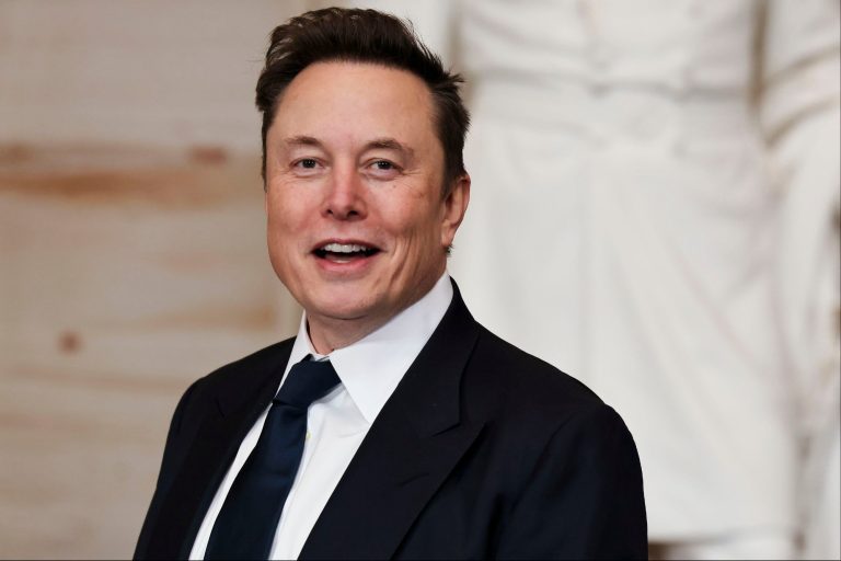 Elon Musk mengatakan staf Doge bekerja 120 jam seminggu