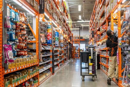 Home Depot’s Stock Falls karena pelanggan masih berhati -hati dalam renovasi besar