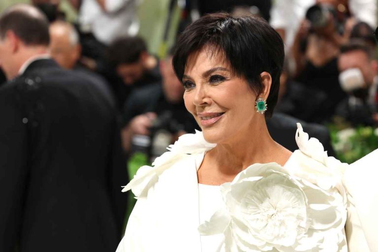 Kris Jenner menjual rumah keluarga lama yang terlihat di ‘Keeping Up the Kardashians’ seharga $ 13,5 juta