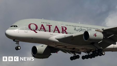 Mayat ditempatkan di samping pasangan Australia di penerbangan Qatar Airways