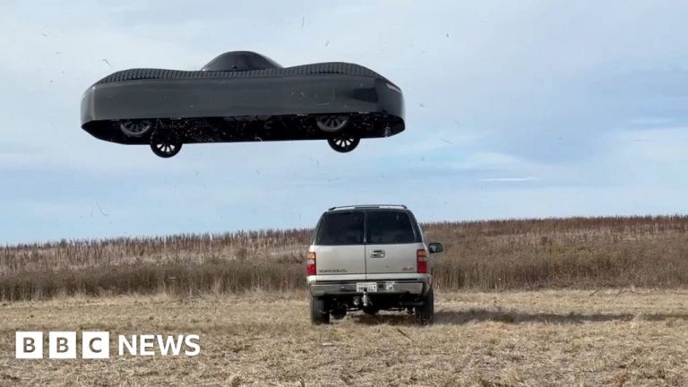 Mobil terbang kehidupan nyata dibawa ke langit