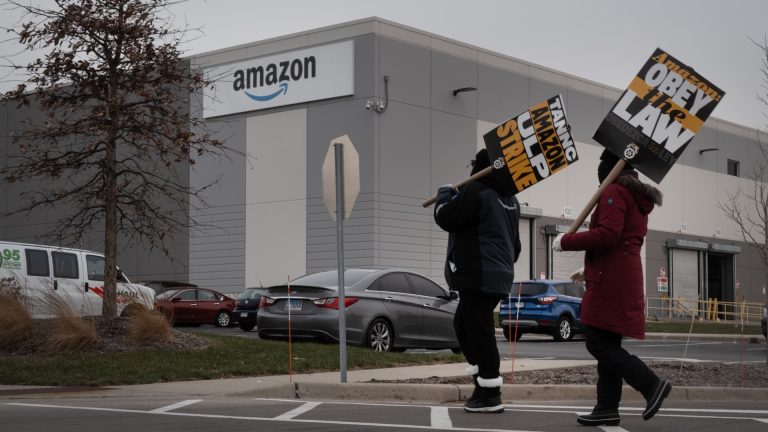 Pekerja Amazon menghadapi ‘propaganda anti-serikat’ di Garner, North Carolina