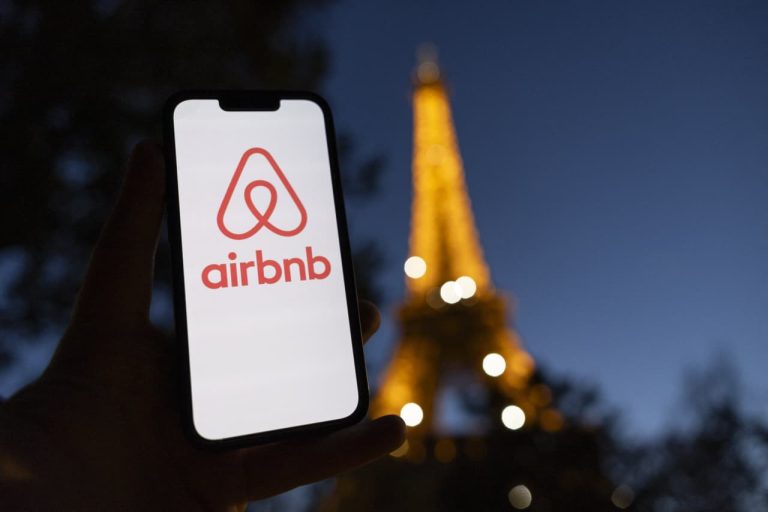 Prakiraan Penjualan Airbnb hanya kehilangan harapan, tetapi saham Rally