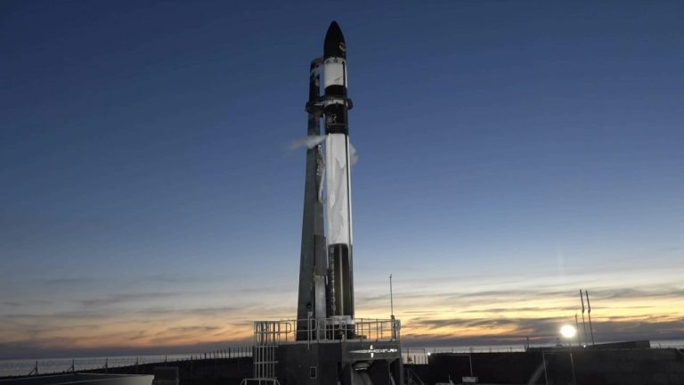 Rocket Lab Make ‘Bold’ Satellite Move, tetapi Saham Slide On Weak Outlook