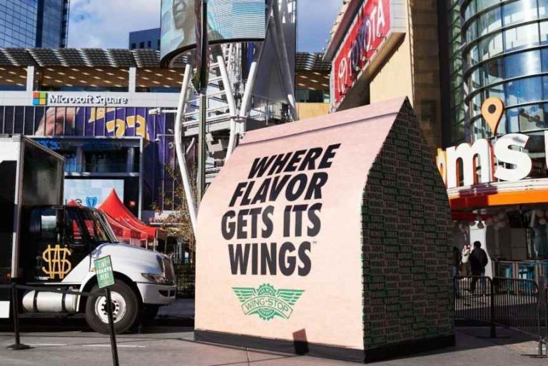 Saham Wingstop meluncur 7% karena biaya ayam yang lebih tinggi menyebabkan kekurangan pendapatan