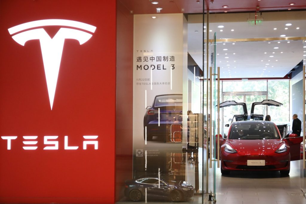 Seorang wanita di Cina menggugat Tesla setelah mengeluh rem yang salah – sekarang dia membayar Tesla $ 23k