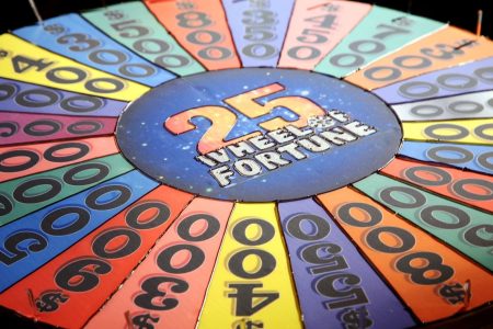 Sony terlihat menjual hak streaming ke ‘bahaya’ dan ‘Wheel of Fortune’ untuk pertama kalinya