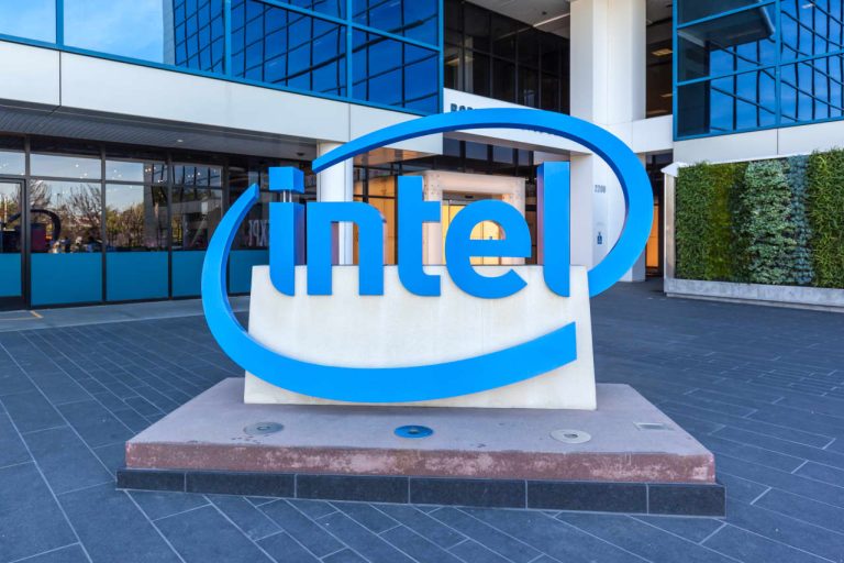 Saham Intel berada di hot beruntun lima hari-tapi masih di bawah tertinggi bulan lalu