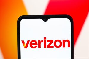 Verizon mencoba merekrut bakat dari AT&T setelah mandat RTO