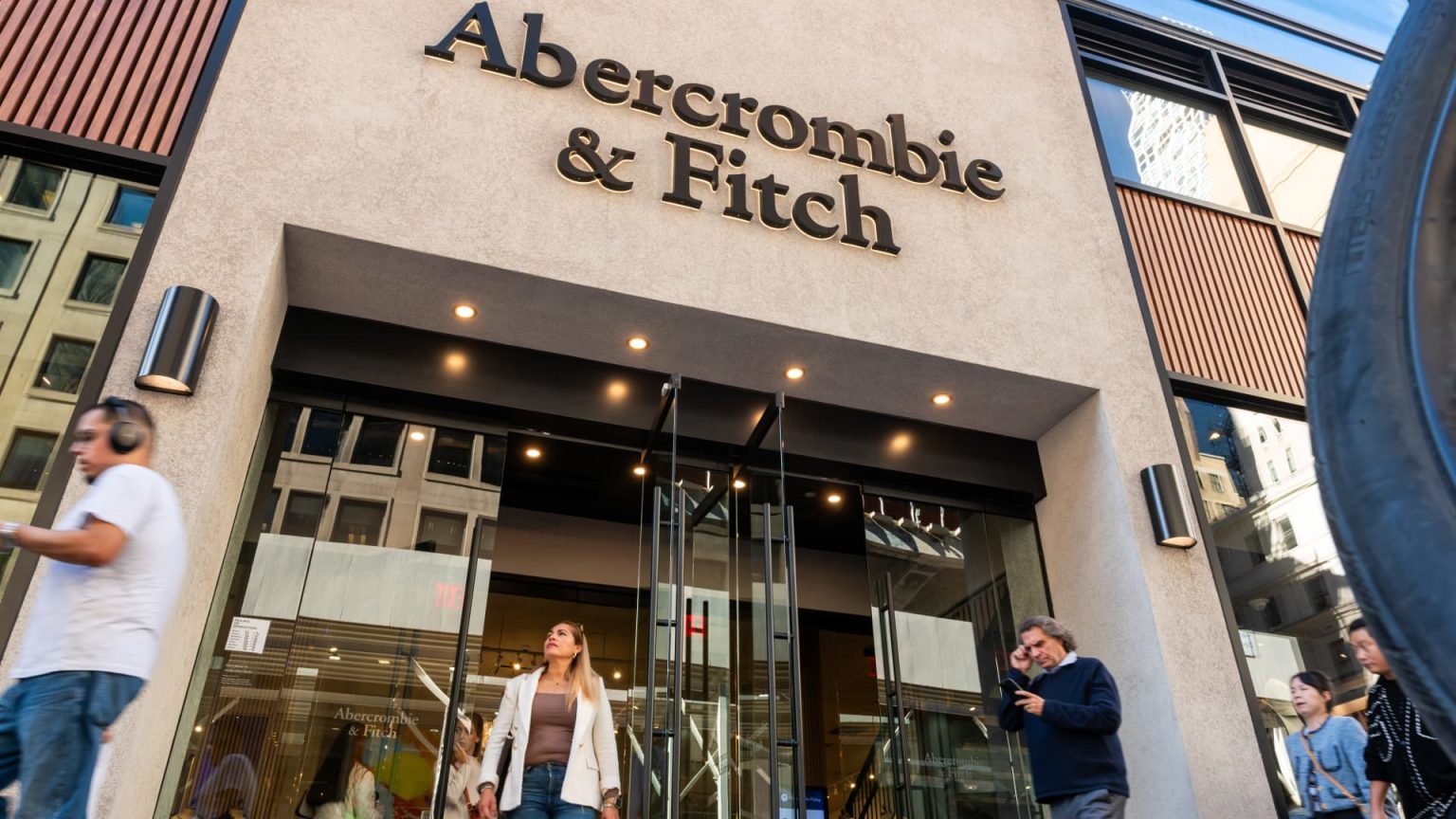 Abercrombie & Fitch (ANF) Q4 2024 Penghasilan