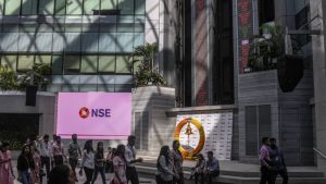 “Anda ingin menjadi miliarder, daftar di NSE,” kata CEO NSE