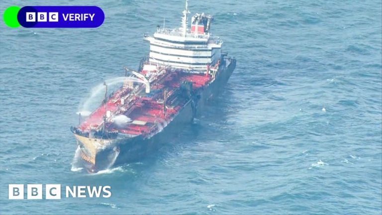 BBC Verifikasi Periksa beberapa saat sebelum kapal kargo, tabrakan kapal tanker