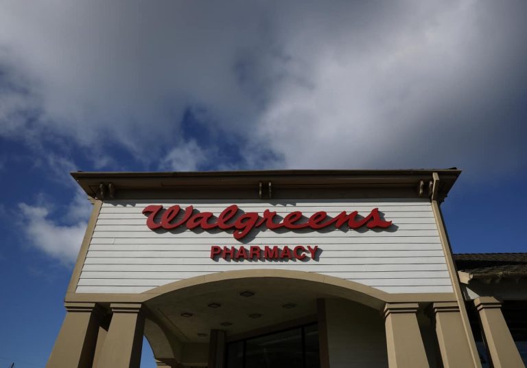 Begini Walgreens akan menjadi pribadi setelah pembelian ekuitas pribadi $ 10 miliar