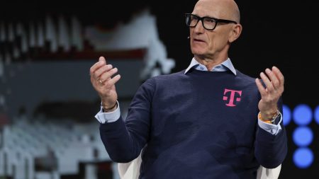 CEO DEUTSCHE TELEKOM Mengatakan Eropa Membutuhkan Doge Sendiri