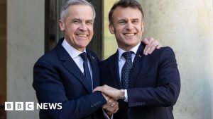 Carney bertemu dengan Macron pada kunjungan asing pertama sebagai PM