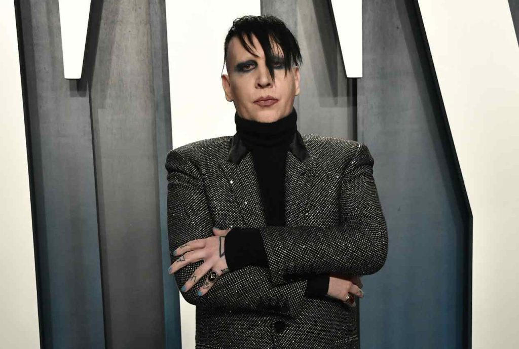 Daftar Marilyn Manson dipulihkan, Midcentury Modern LA Home seharga $ 2,75 juta