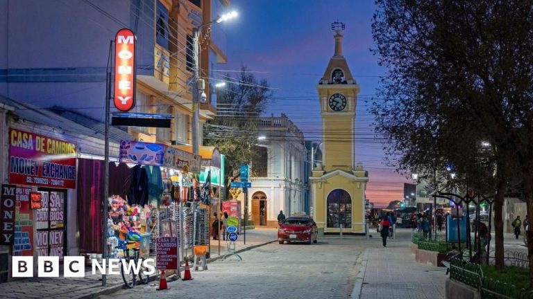 Kecelakaan bus di Bolivia membunuh setidaknya 37 orang