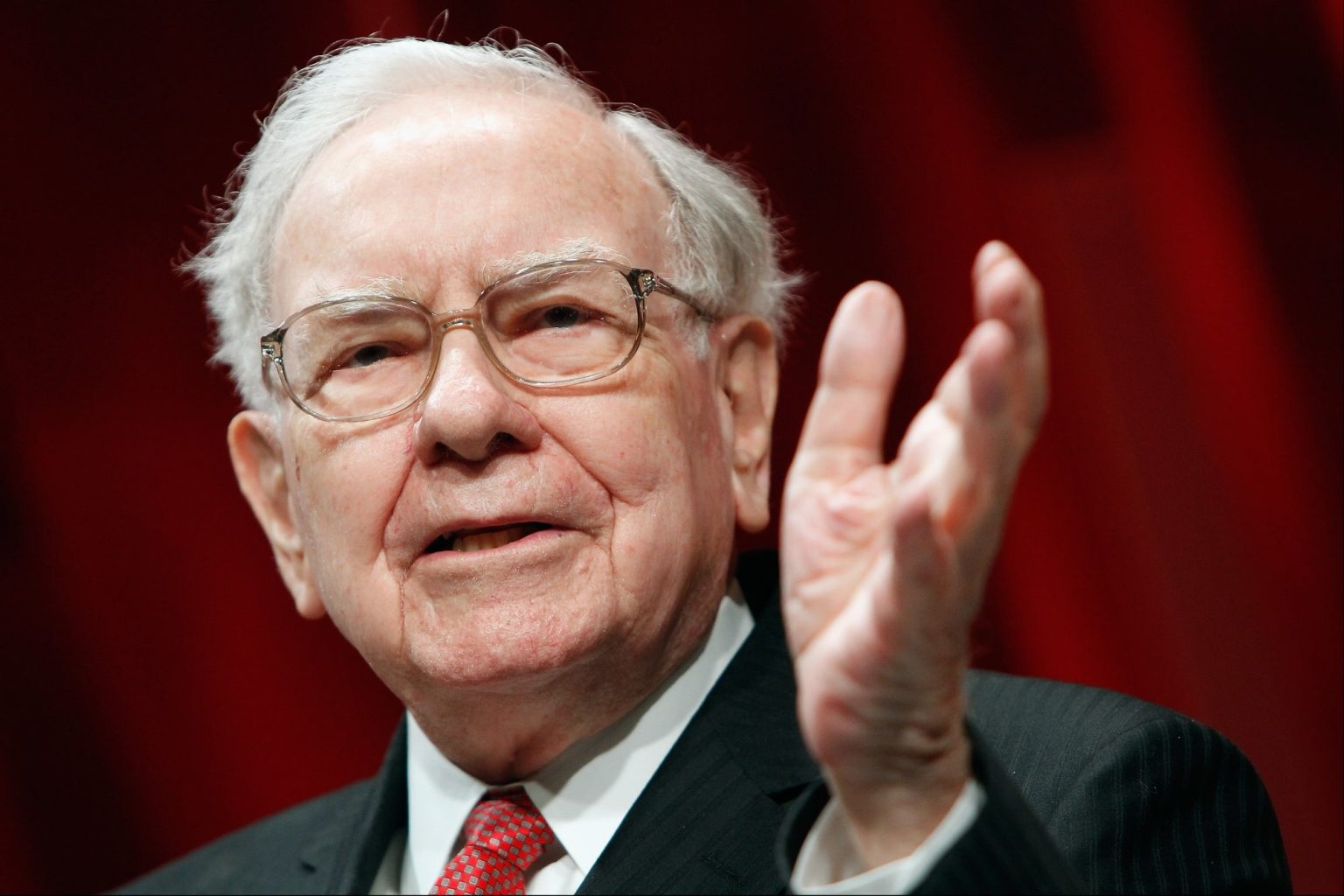 Khawatir tentang pasar? Begini cara Warren Buffett, Ray Dalio, dan Harvard University melindungi portofolio mereka