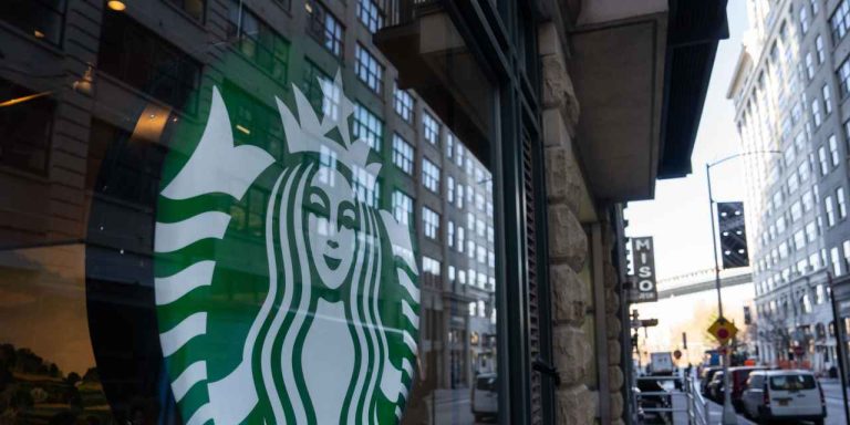 Starbucks mengetuk Cathy Smith dari Nordstrom sebagai CFO